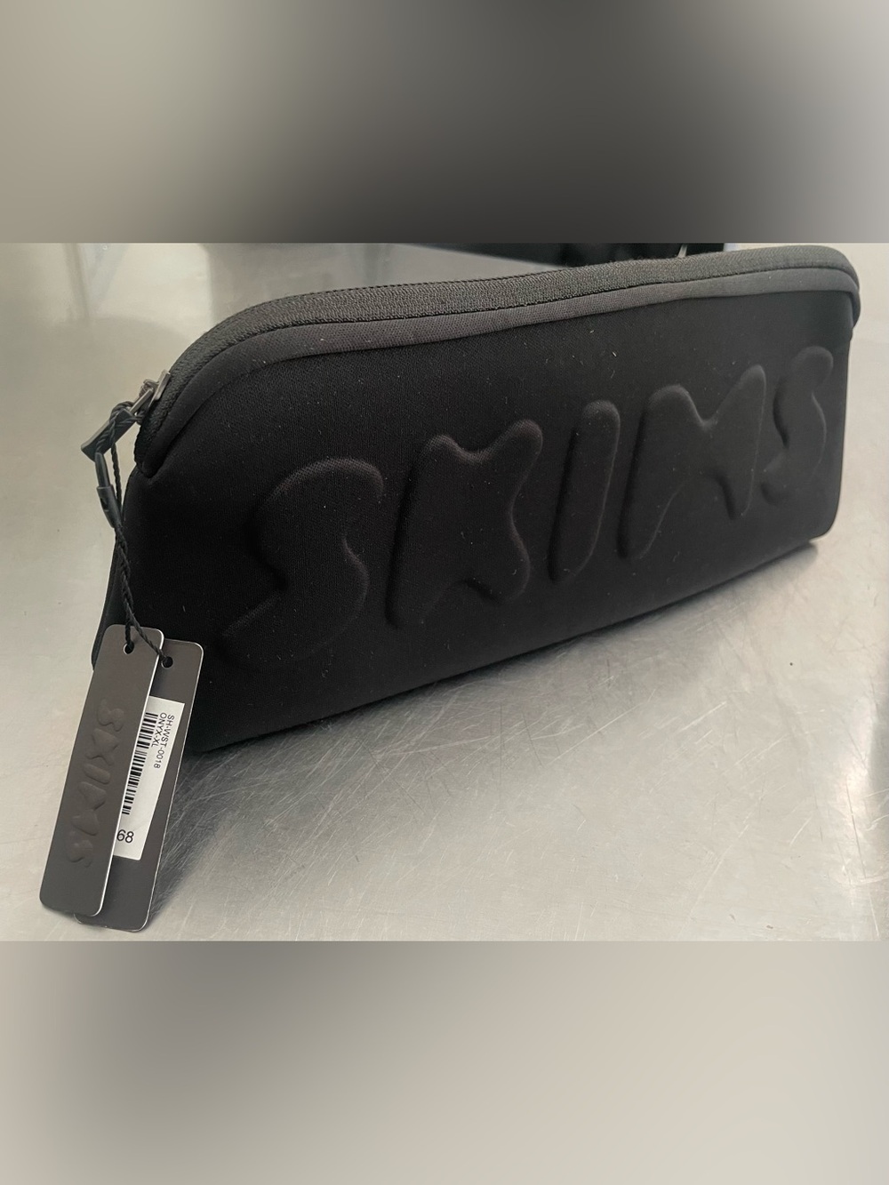 SKIMS NWT Long Black Neoprene Embossed Logo Pouch - Onyx Black - Picture 3 of 9